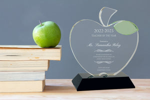 Ravanox Crystal Apple Plaque, 6 1/4" lifetime engraving
